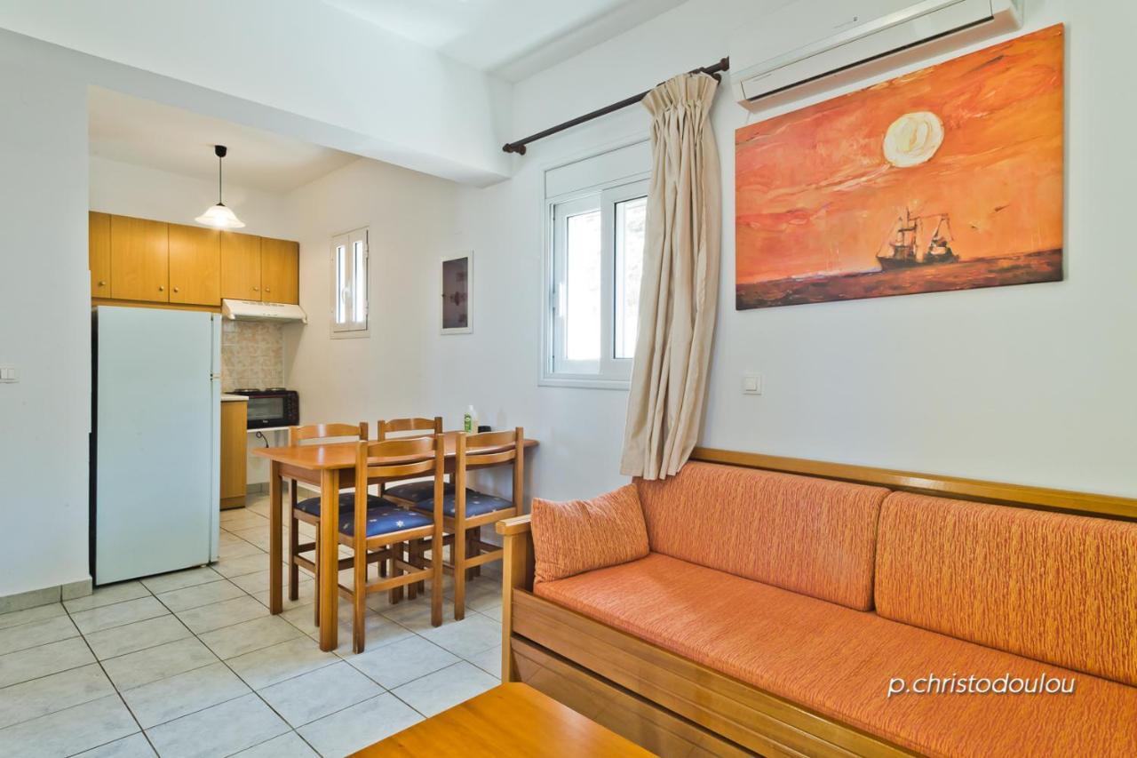 Albatros Studios & Apartments Лефкос-Карпату Экстерьер фото